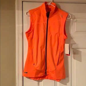 NWT Saucony running vest women’s size medium